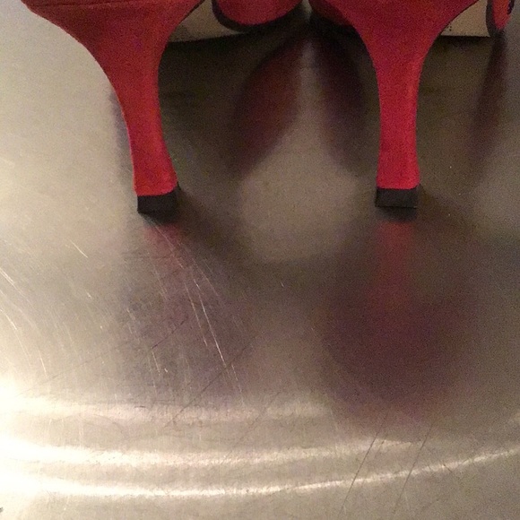 Colin Stewart red suede mules with open weave rhinestone, 3” heel. Size 6 - Picture 6 of 8